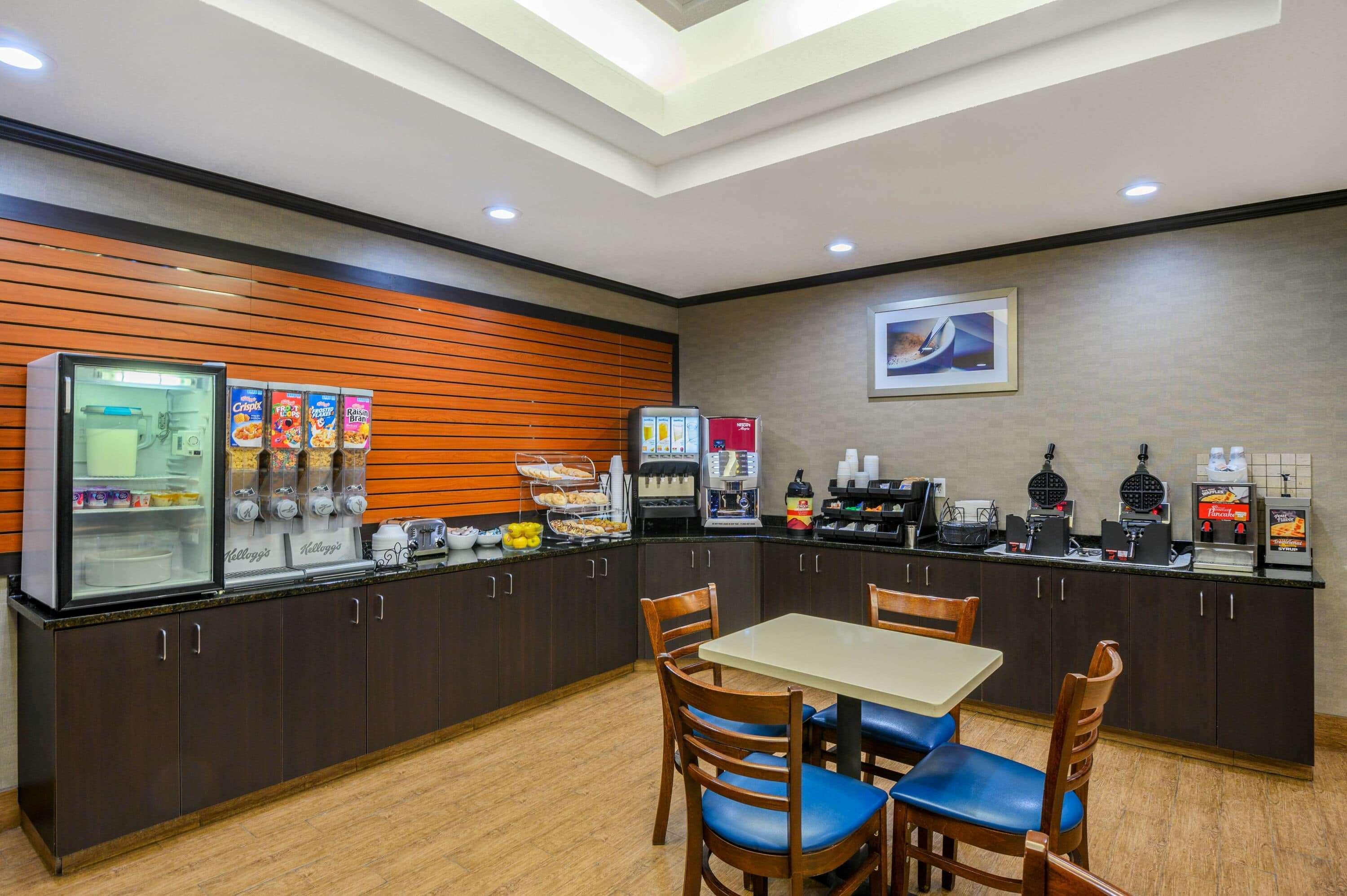 La Quinta Inn & Suites Casino And Bar By Wyndham גלנדיב מראה חיצוני תמונה