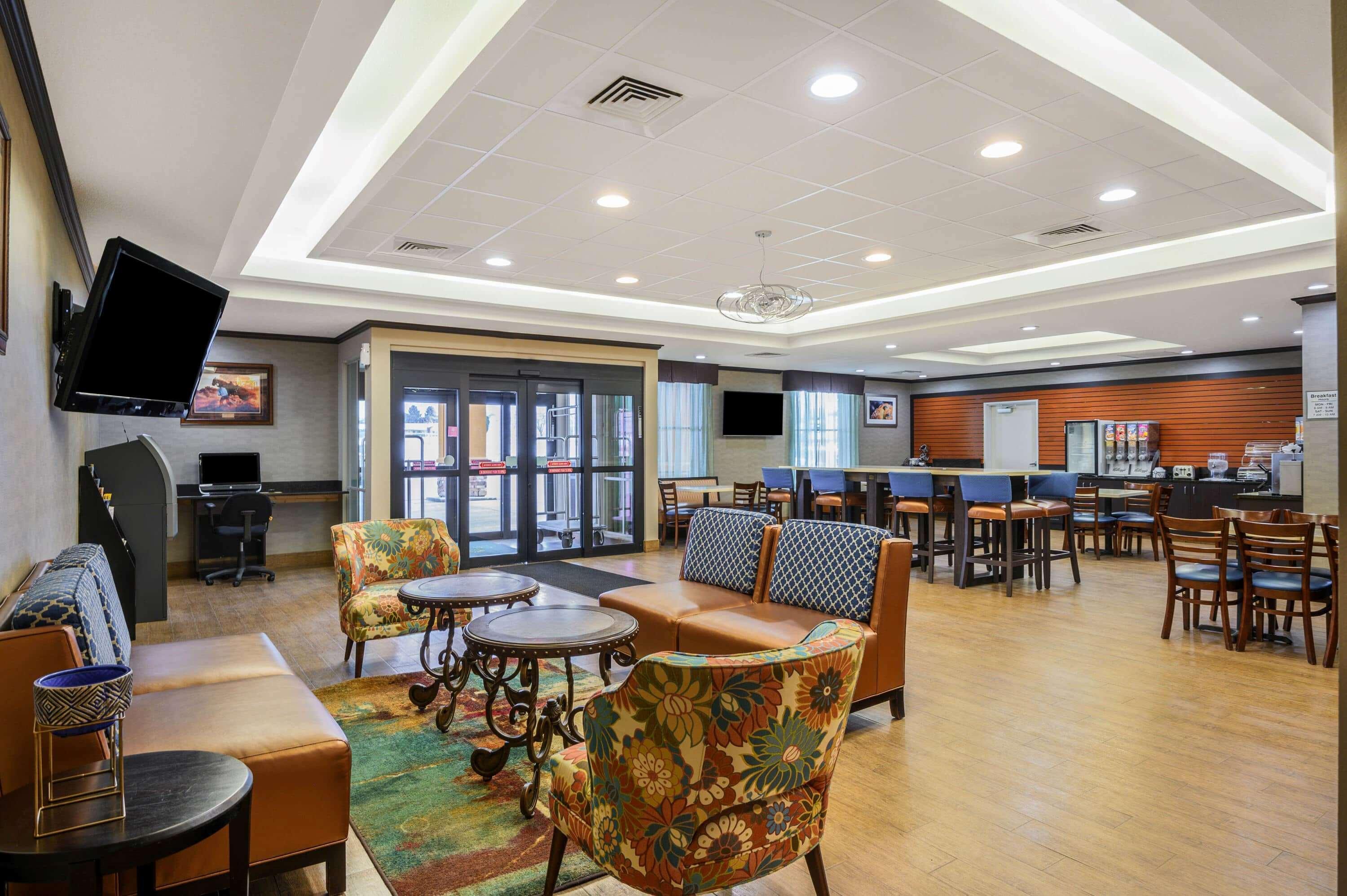 La Quinta Inn & Suites Casino And Bar By Wyndham גלנדיב מראה חיצוני תמונה